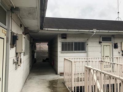 横浜市戸塚区にて築30年のアパートの屋根外壁の現地調査を行いました。