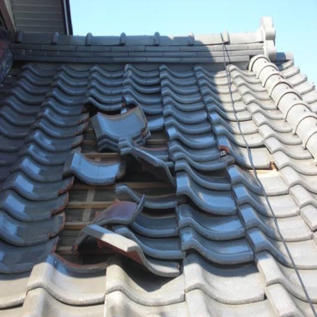 瓦屋根の危険性