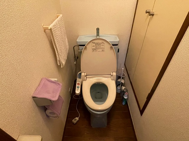横浜市泉区で、トイレ交換工事を行いました。