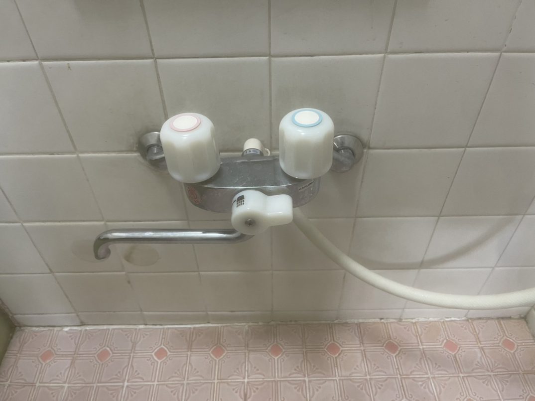 戸塚区のお客様にて、水栓交換を行いました。